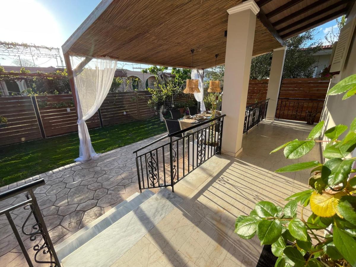 Villa Sandra Litheres 外观 照片